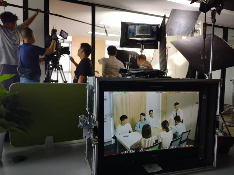山东TVC拍摄公司：科技产品视觉化大师，诠释未来感与功能美学
