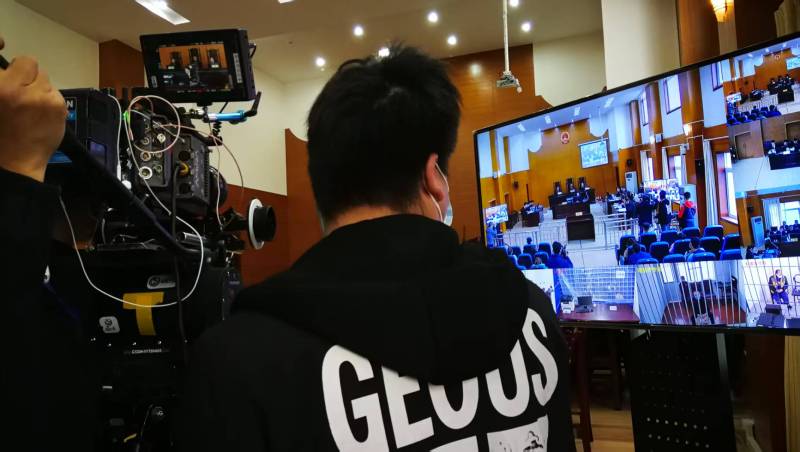 AI生成VS人工创意——山东广告片拍摄公司的技术浪漫主义实践